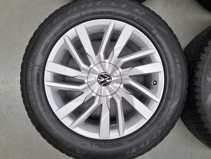 Load image into Gallery viewer, Genuine Volkswagen Touareg CR 19 Inch Wheels and Tyres Set of 4