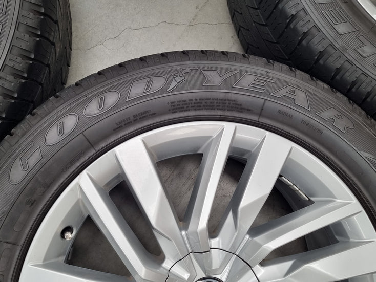 Load image into Gallery viewer, Genuine Volkswagen Touareg CR 19 Inch Wheels and Tyres Set of 4