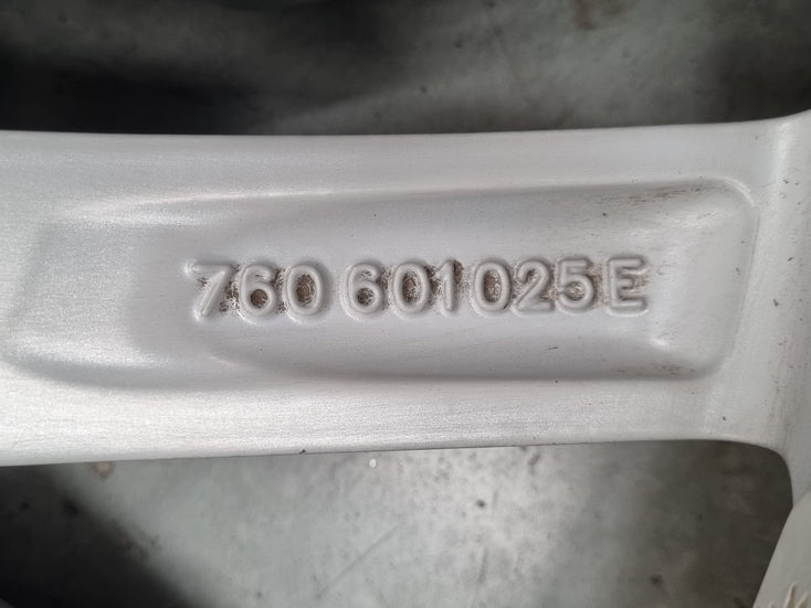 Load image into Gallery viewer, Genuine Volkswagen Touareg CR 19 Inch Wheels and Tyres Set of 4