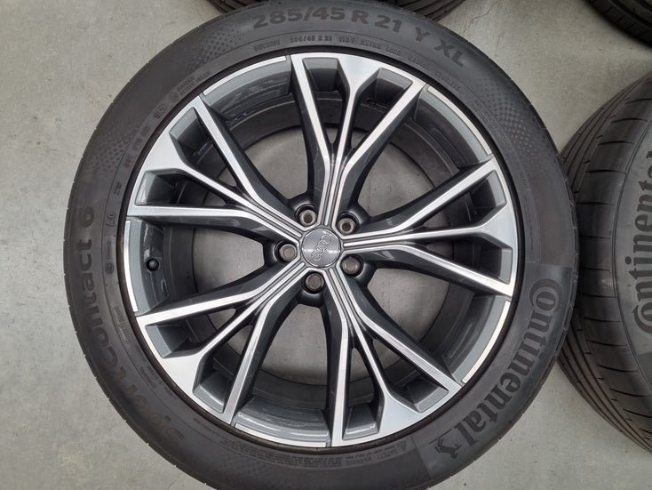 Load image into Gallery viewer, Genuine AUDI Q8 SQ8 21 Inch Wheels and Tyres Set of 4