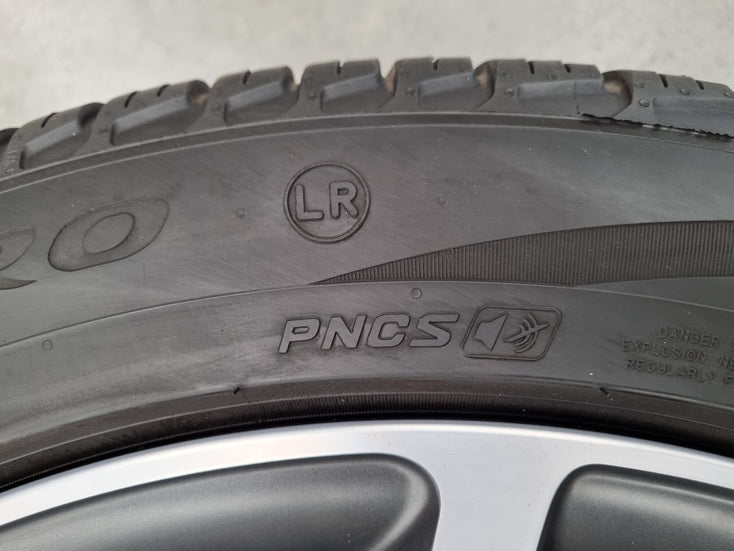 Load image into Gallery viewer, Genuine Range Rover Sport 22 Inch 2023 Model Wheels and Tyres Set of 4