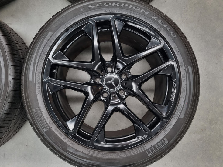 Load image into Gallery viewer, Genuine Mercedes Benz AMG G63 21 Inch Black Wheels and Tyres Set of 4