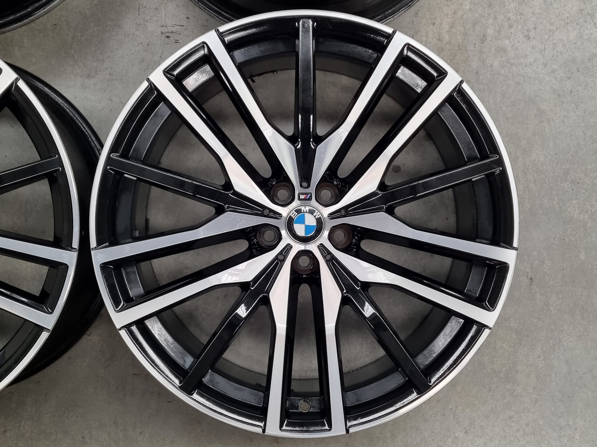 Genuine BMW X5 G05 and X6 G06 Style 742M 22 Inch Alloy Wheels Set