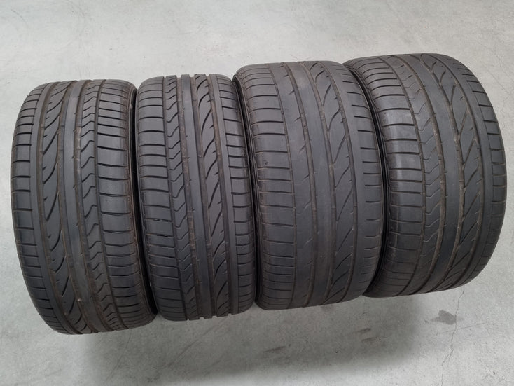 Load image into Gallery viewer, Genuine Porsche 911 997 Carrera 18 Inch Wheels and Tyres Set of 4