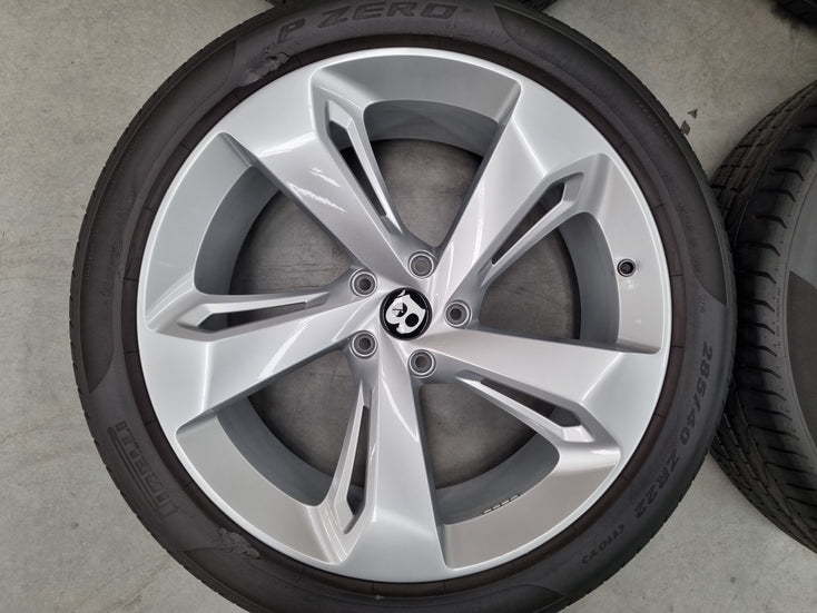 Load image into Gallery viewer, Genuine Bentley Bentayga Silver 22 Inch Forged Wheels and Tyres Set of 4