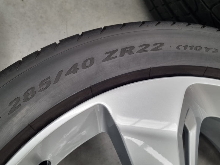 Load image into Gallery viewer, Genuine Bentley Bentayga Silver 22 Inch Forged Wheels and Tyres Set of 4