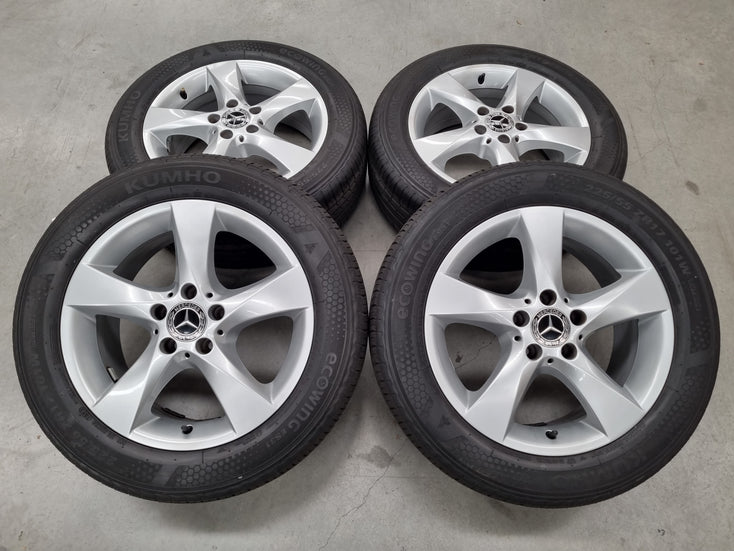 Load image into Gallery viewer, Genuine Mercedes Benz V-Class Viano Vito 17 Inch Wheels and Tyres Set of 4