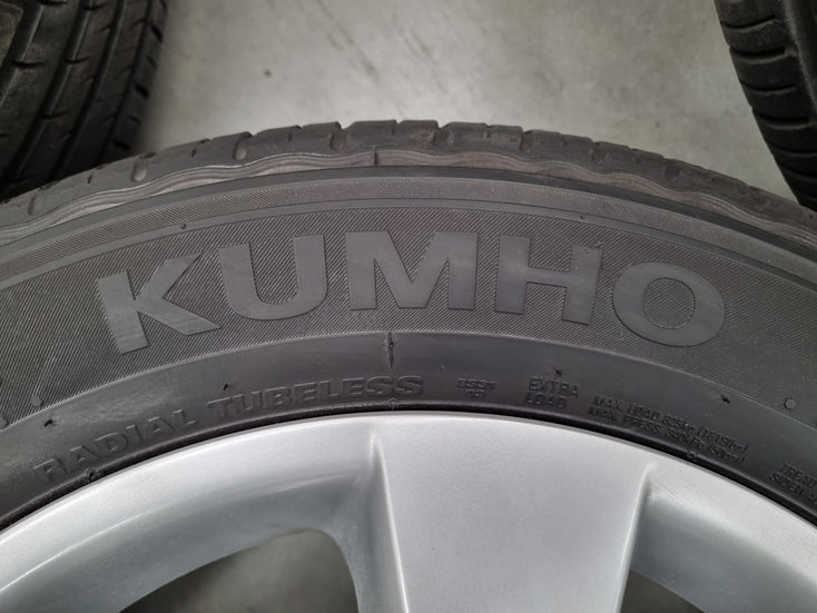 Load image into Gallery viewer, Genuine Mercedes Benz V-Class Viano Vito 17 Inch Wheels and Tyres Set of 4