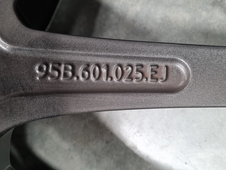 Load image into Gallery viewer, Genuine Porsche Macan S Model 20 Inch Wheels and Tyres Set of 4