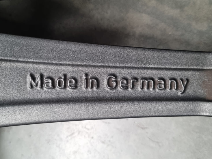 Load image into Gallery viewer, Genuine Porsche Macan 2021 Model 20 Inch Wheels and Tyres Set of 4