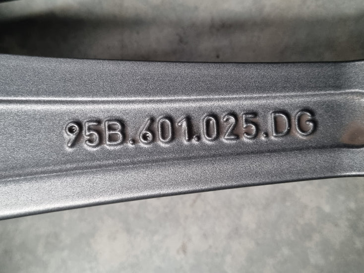 Load image into Gallery viewer, Genuine Porsche Macan 2021 Model 20 Inch Wheels and Tyres Set of 4
