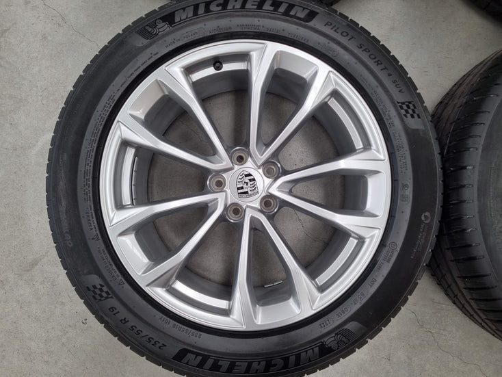 Load image into Gallery viewer, Genuine Porsche Macan 2022 Model 19 Inch Wheels and Tyres Set of 4