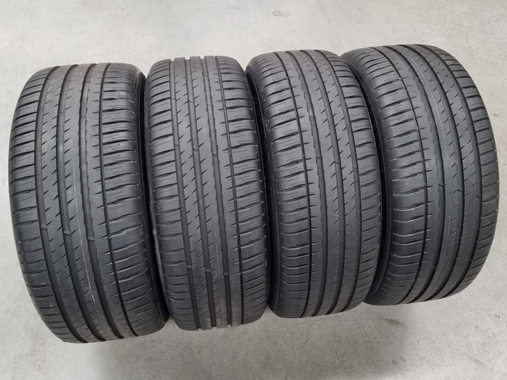 Load image into Gallery viewer, Genuine Porsche Macan 2022 Model 19 Inch Wheels and Tyres Set of 4