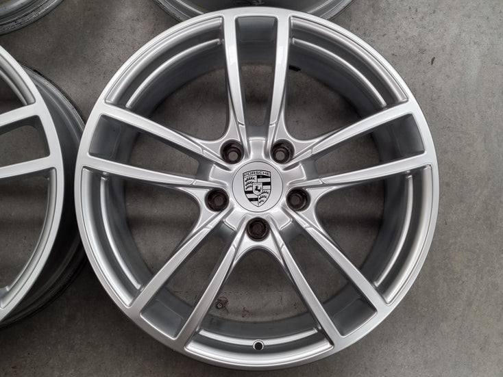 Load image into Gallery viewer, Genuine Porsche Cayenne 2021 Sport 20 Inch Silver Wheels Set of 4
