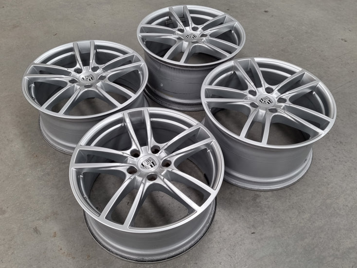 Load image into Gallery viewer, Genuine Porsche Cayenne 2021 Sport 20 Inch Silver Wheels Set of 4