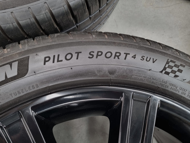Load image into Gallery viewer, Genuine Range Rover Sport 21 Inch GK6M Black Wheels and Tyres Set of 4