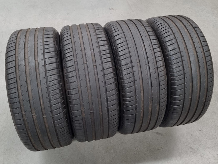 Load image into Gallery viewer, Genuine Range Rover Sport 21 Inch GK6M Black Wheels and Tyres Set of 4