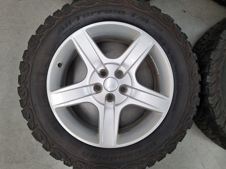 Load image into Gallery viewer, Genuine Land Rover Defender L663 Silver 20 Inch Wheels and Tyres Set of 4