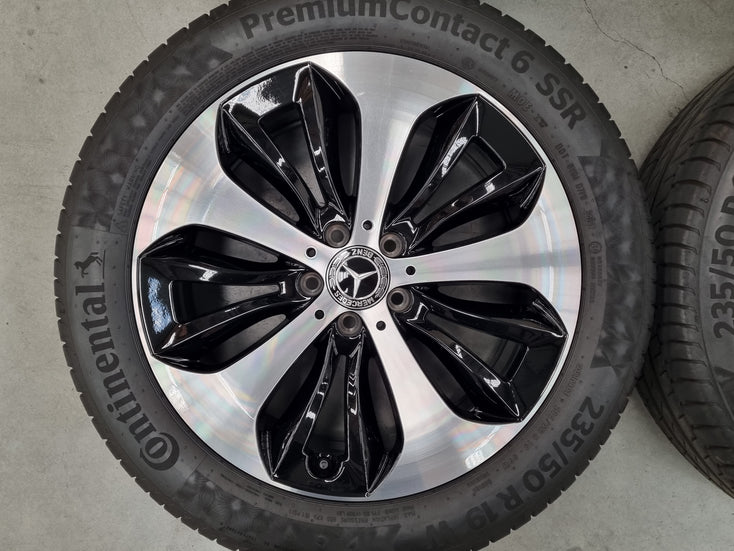 Load image into Gallery viewer, Genuine Mercedes Benz GLA250 H247 19 Inch Wheels and Tyres