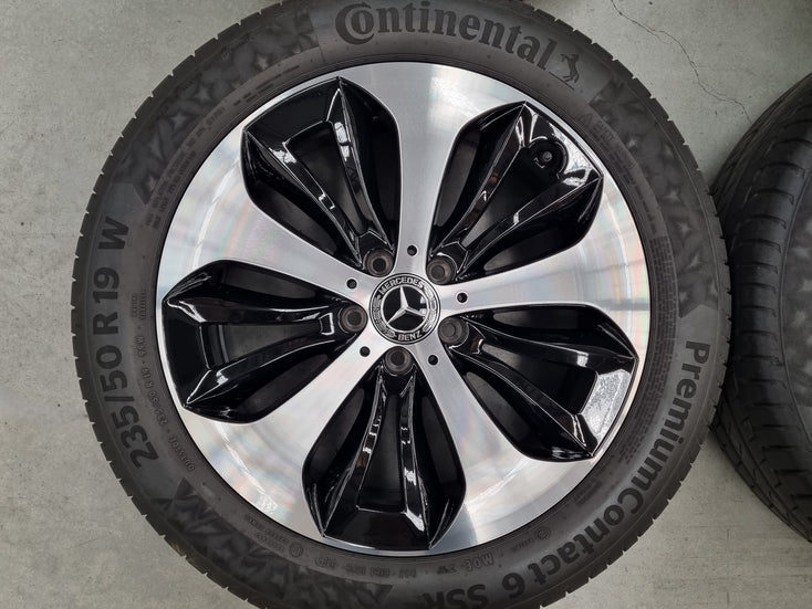 Load image into Gallery viewer, Genuine Mercedes Benz GLA250 H247 19 Inch Wheels and Tyres