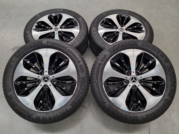 Load image into Gallery viewer, Genuine Mercedes Benz GLA250 H247 19 Inch Wheels and Tyres