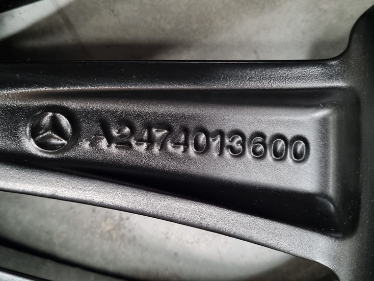 Load image into Gallery viewer, Genuine Mercedes Benz GLA250 H247 19 Inch Wheels and Tyres