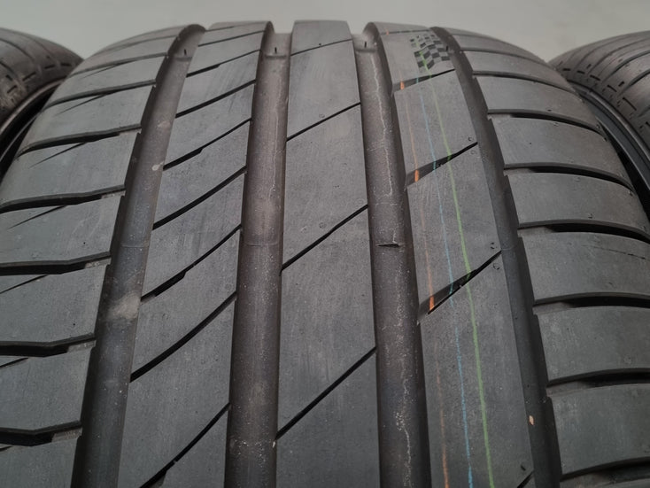 Load image into Gallery viewer, Genuine Porsche Macan S Model 20 Inch Wheels and Tyres Set of 4