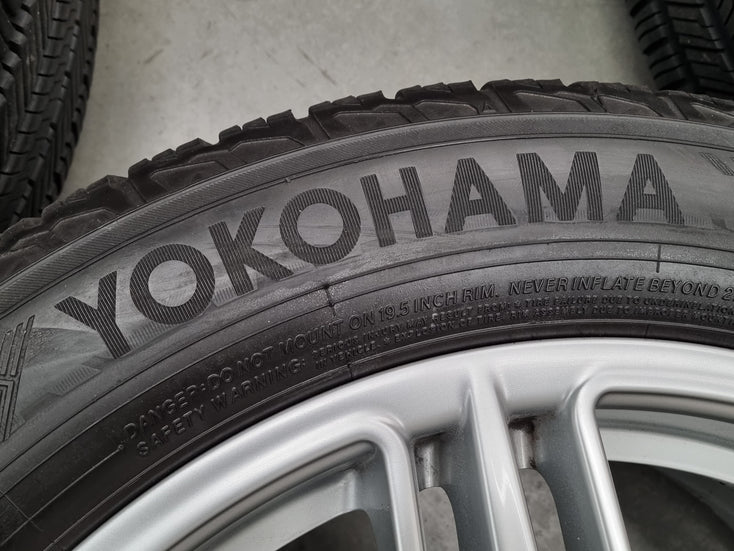 Load image into Gallery viewer, Genuine Porsche Macan 2021 Model 19 Inch Wheels and Tyres Set of 4