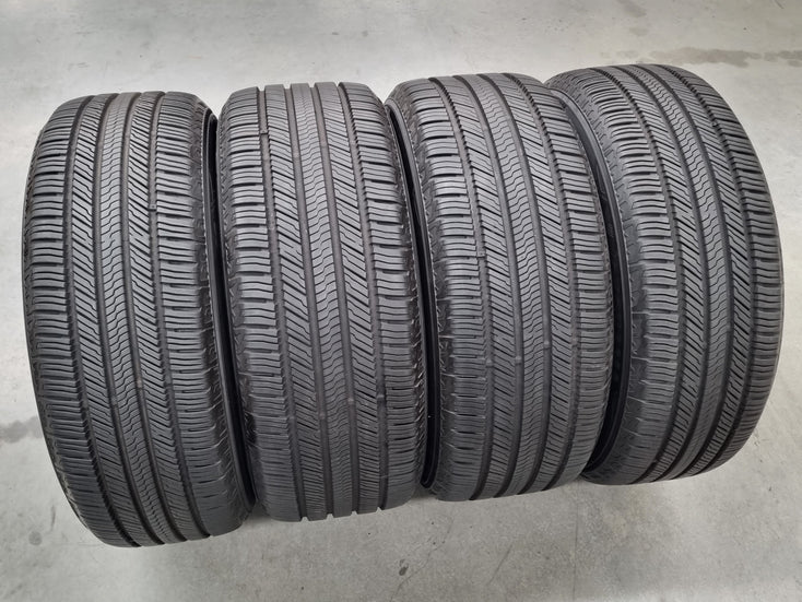 Load image into Gallery viewer, Genuine Porsche Macan 2021 Model 19 Inch Wheels and Tyres Set of 4