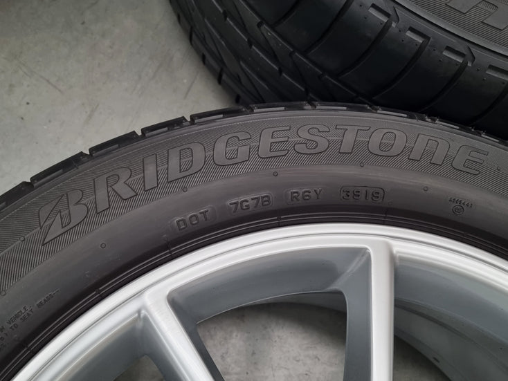 Load image into Gallery viewer, Genuine Porsche Cayenne 9Y Hybrid 20 Inch Wheels and Tyres Set of 4
