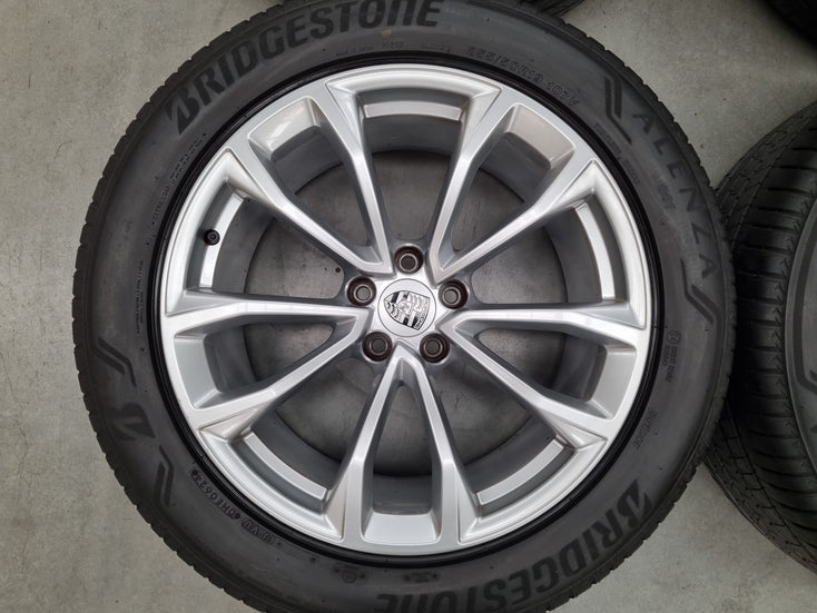 Load image into Gallery viewer, Genuine Porsche Macan 2022 Model 19 Inch Wheels and Tyres Set of 4