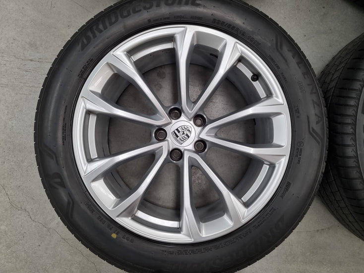 Load image into Gallery viewer, Genuine Porsche Macan 2022 Model 19 Inch Wheels and Tyres Set of 4