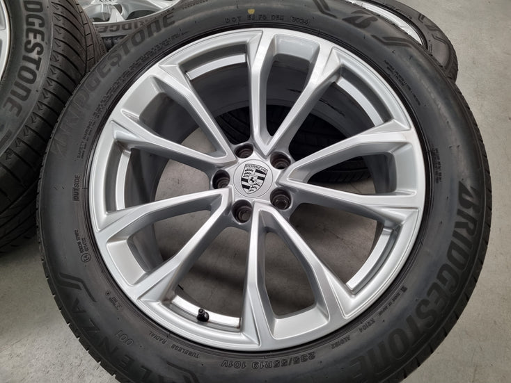 Load image into Gallery viewer, Genuine Porsche Macan 2022 Model 19 Inch Wheels and Tyres Set of 4
