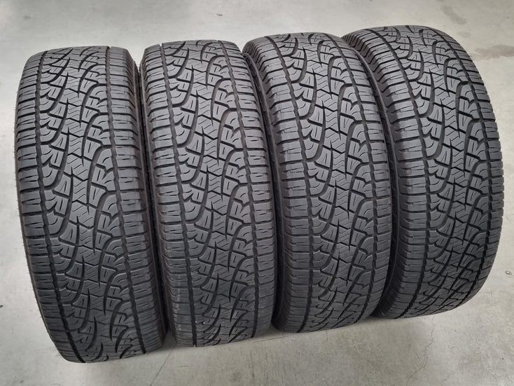Load image into Gallery viewer, Genuine Land Rover Discovery 5 Silver 19 Inch Wheels and Tyres Set of 4