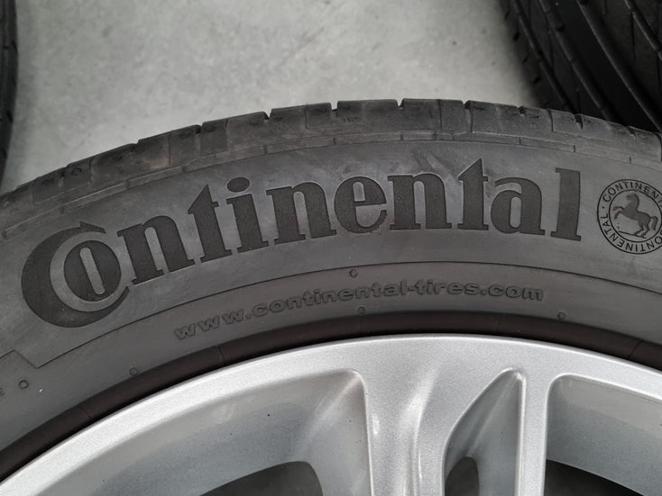 Load image into Gallery viewer, Genuine Range Rover Velar J8A2 20 Inch Wheels and Tyres Set of 4