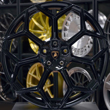 Load image into Gallery viewer, Forged LM530 Gloss Black 23 Inch Wheels - Lamborghini Urus