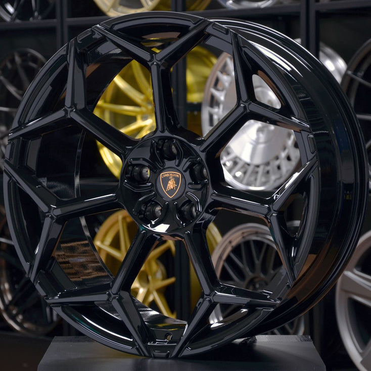 Load image into Gallery viewer, Forged LM530 Gloss Black 23 Inch Wheels - Lamborghini Urus