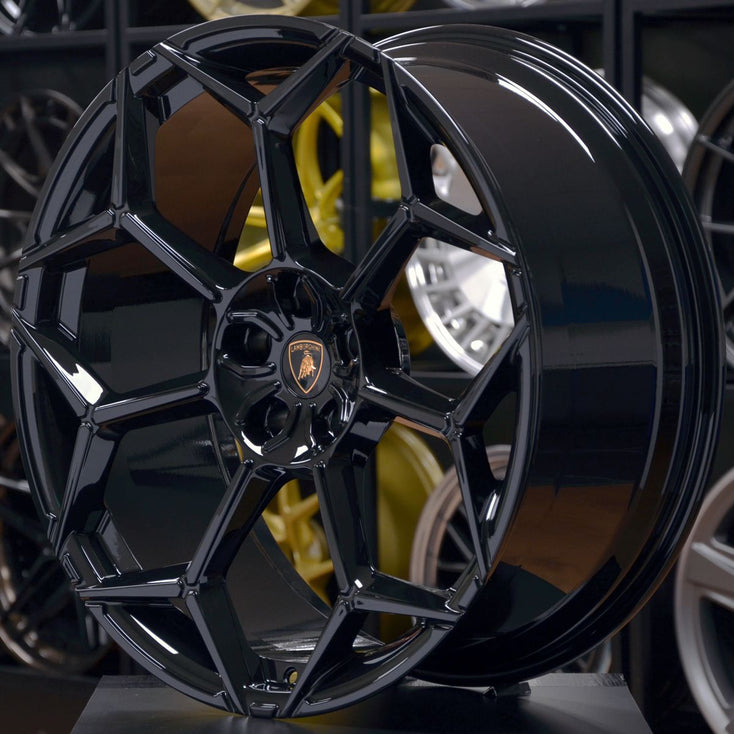 Load image into Gallery viewer, Forged LM530 Gloss Black 23 Inch Wheels - Lamborghini Urus