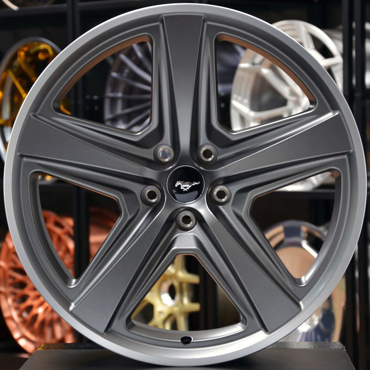 Load image into Gallery viewer, Forged Style 820 Grey Machined Lip 20 Inch Staggered Wheels - Ford Mustang
