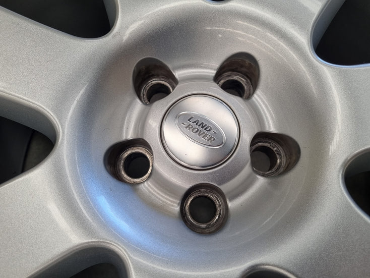 Load image into Gallery viewer, Genuine Range Rover Vogue Silver 22 Inch Alloy Wheels Set of 4