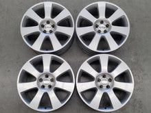 Load image into Gallery viewer, Genuine Range Rover Vogue Silver 22 Inch Alloy Wheels Set of 4

