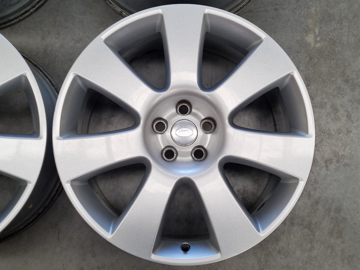 Load image into Gallery viewer, Genuine Range Rover Vogue Silver 22 Inch Alloy Wheels Set of 4