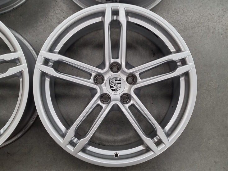 Load image into Gallery viewer, Genuine Porsche Macan S 19 Inch Alloy Wheels Set of 4