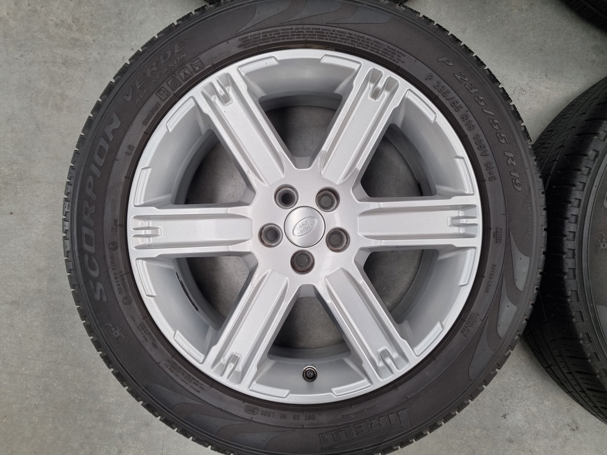 Load image into Gallery viewer, Genuine Range Rover Evoque BJ32 19 Inch Wheels and Tyres Set of 4
