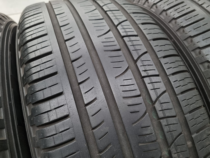 Load image into Gallery viewer, Genuine Range Rover Evoque BJ32 19 Inch Wheels and Tyres Set of 4