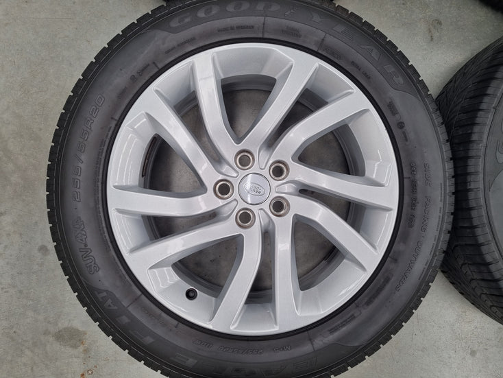 Load image into Gallery viewer, Genuine Land Rover Discovery 5 Silver 20 Inch Wheels and Tyres Set of 4