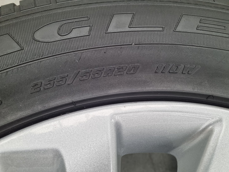 Load image into Gallery viewer, Genuine Land Rover Discovery 5 Silver 20 Inch Wheels and Tyres Set of 4