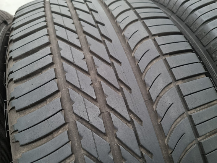 Load image into Gallery viewer, Genuine Land Rover Discovery 5 Silver 20 Inch Wheels and Tyres Set of 4