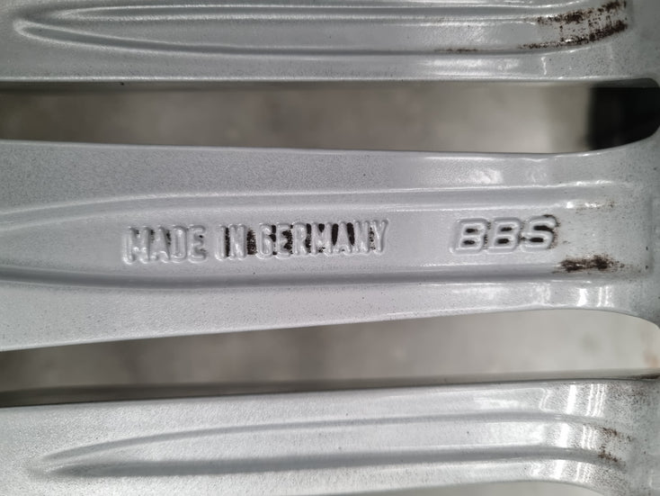 Load image into Gallery viewer, Genuine Porsche Macan 2021 Model 19 Inch Wheels and Tyres Set of 4