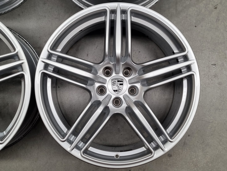 Load image into Gallery viewer, Genuine Porsche Macan 2021 Model 19 Inch Alloy Wheels Set of 4
